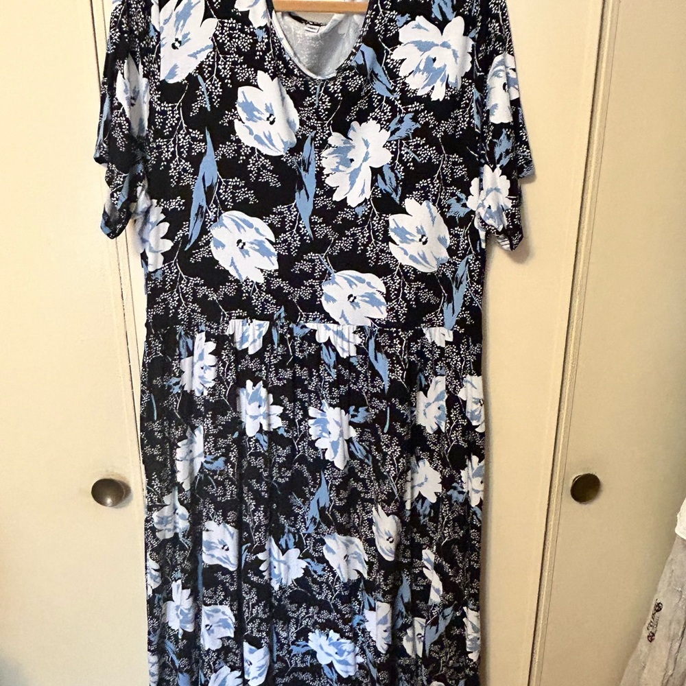 Chic Floral Midi Dress in Black and White with Blue Accents